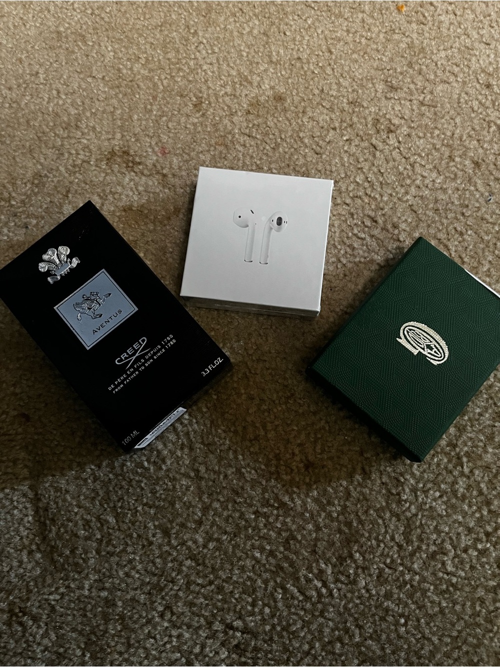 Apple White Wireless AirPods in Retail Box